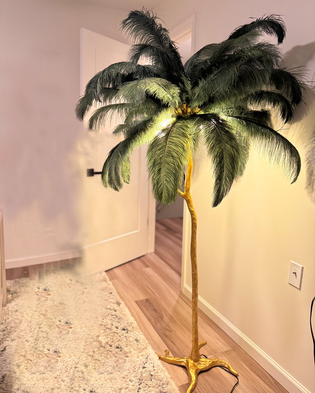 Ostrich Feather Luxury Floor Lamp - LM1016 - Lumora