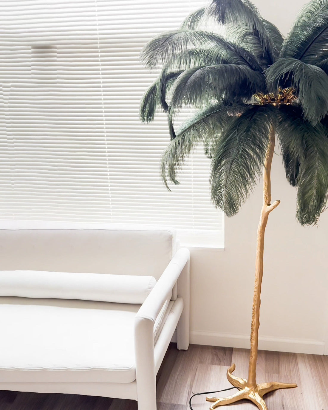 Ostrich Feather Luxury Floor Lamp - LM1016 - Lumora