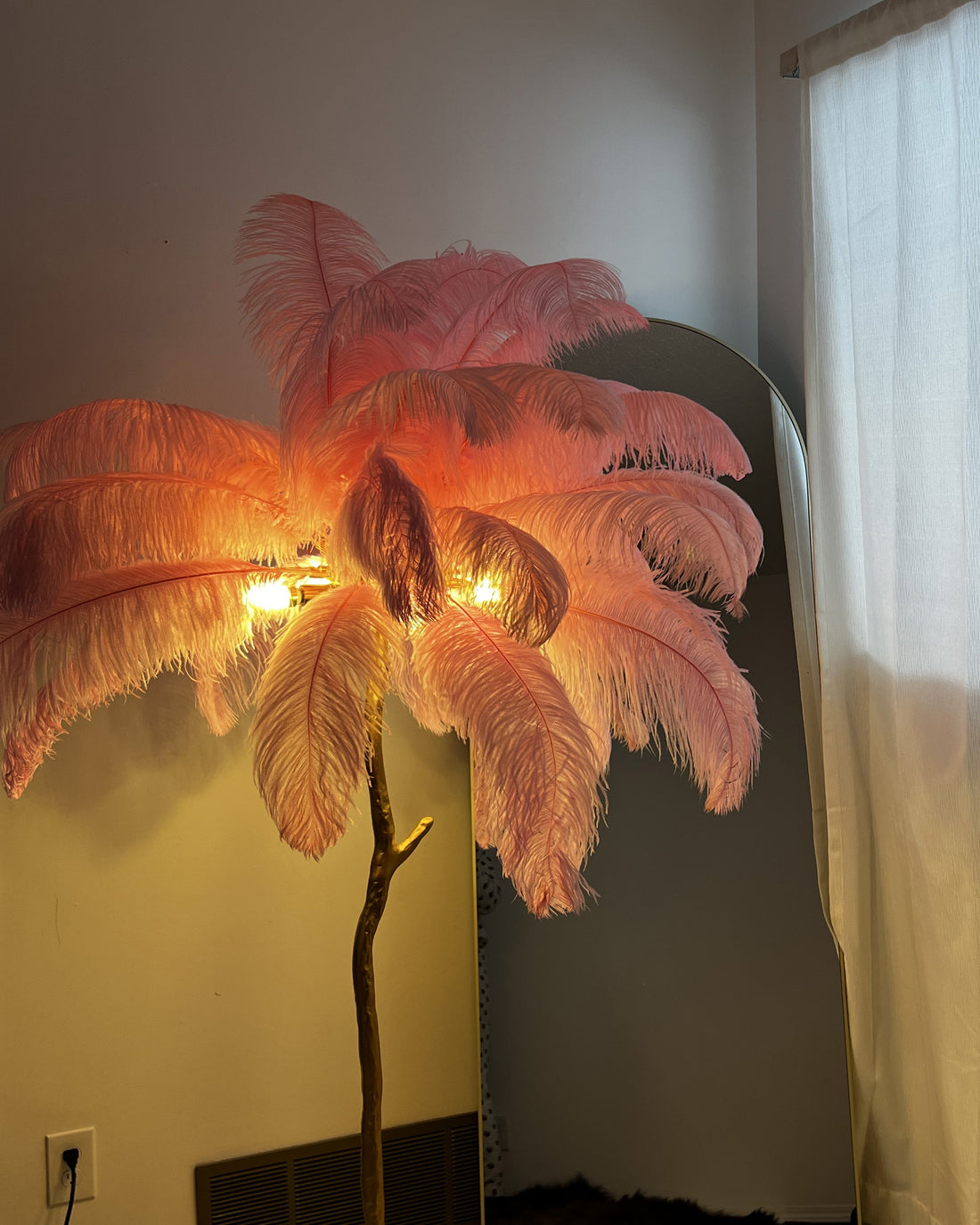 Ostrich Feather Luxury Floor Lamp - LM1016 - Lumora